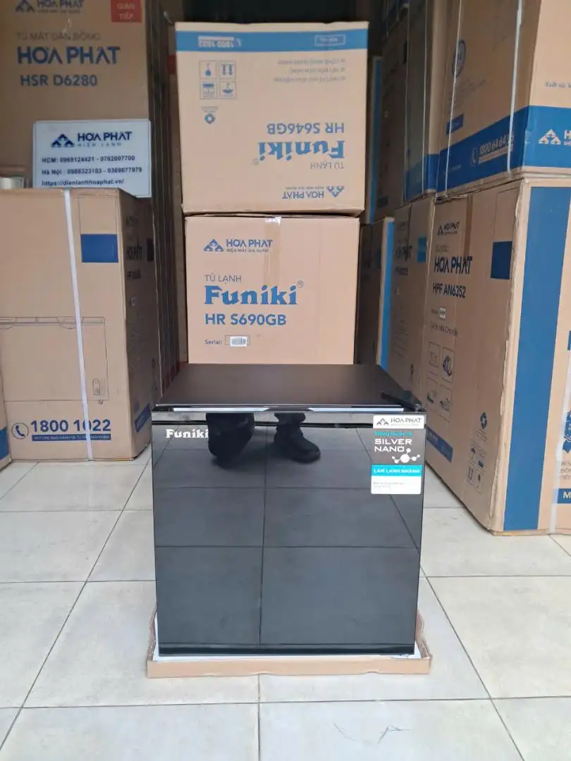 Tủ lạnh mini cánh kính HR S646GB 46 lít
